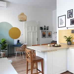 Bpr Pastellion Art In Buda Apartment Budapest